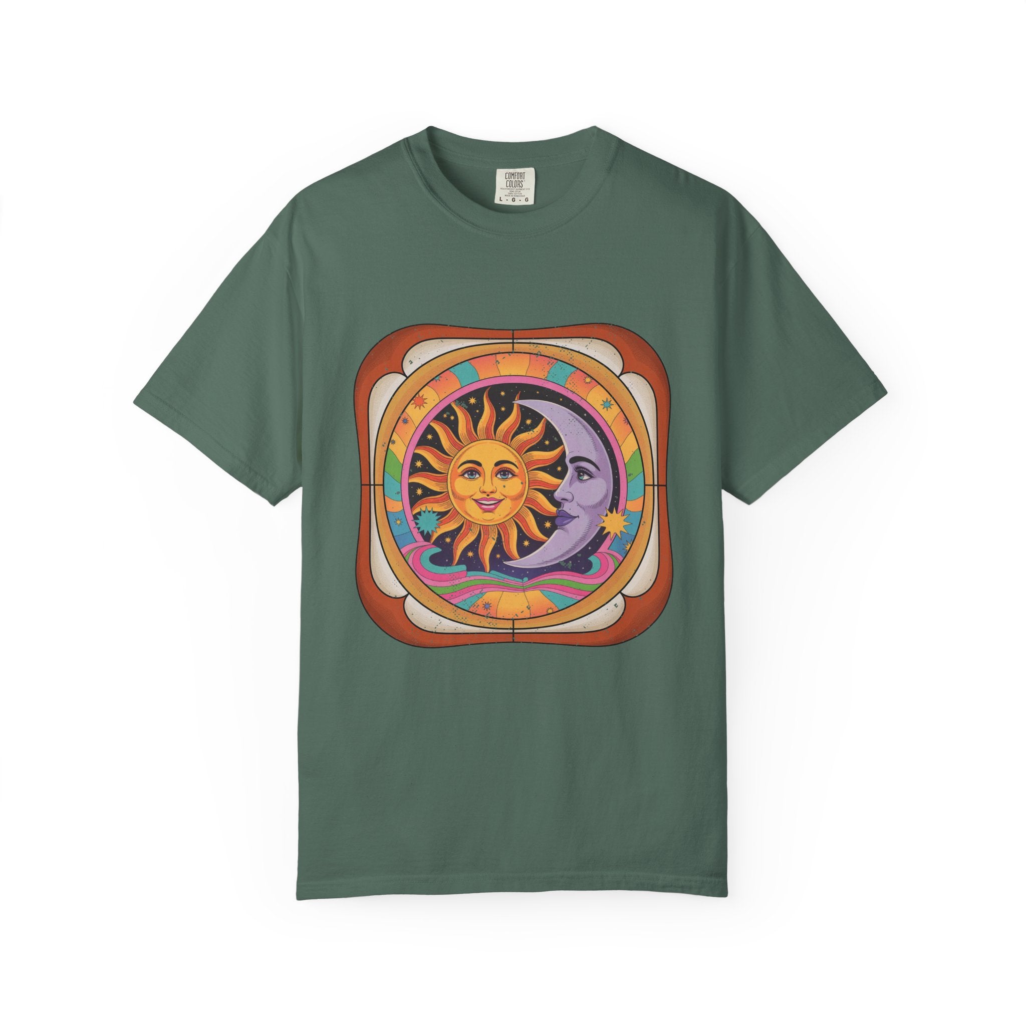 Vintage Sun and Moon Celestial T-Shirt – Retro 70s Astrology Graphic Tee