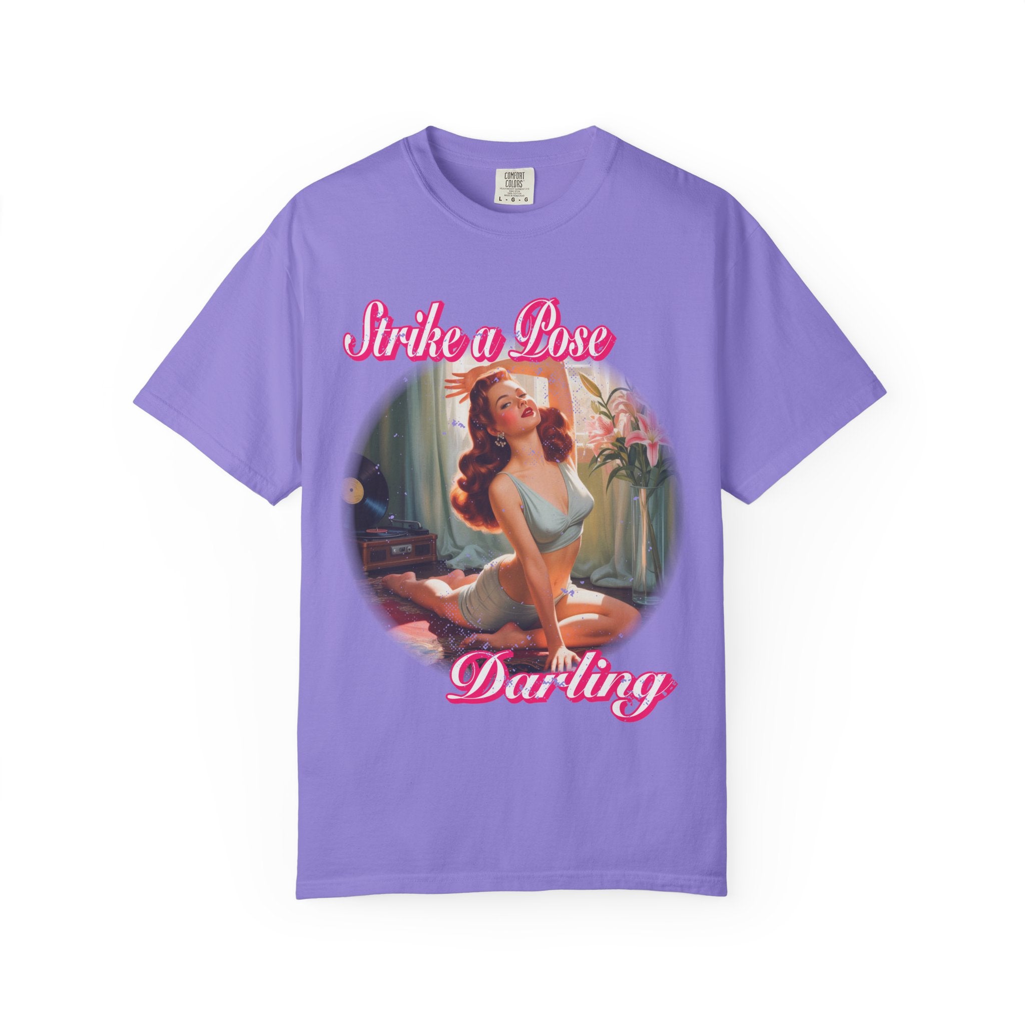 Vintage Pin-Up "Strike a Pose Darling" Graphic Tee – Retro 50s Aesthetic T-Shirt