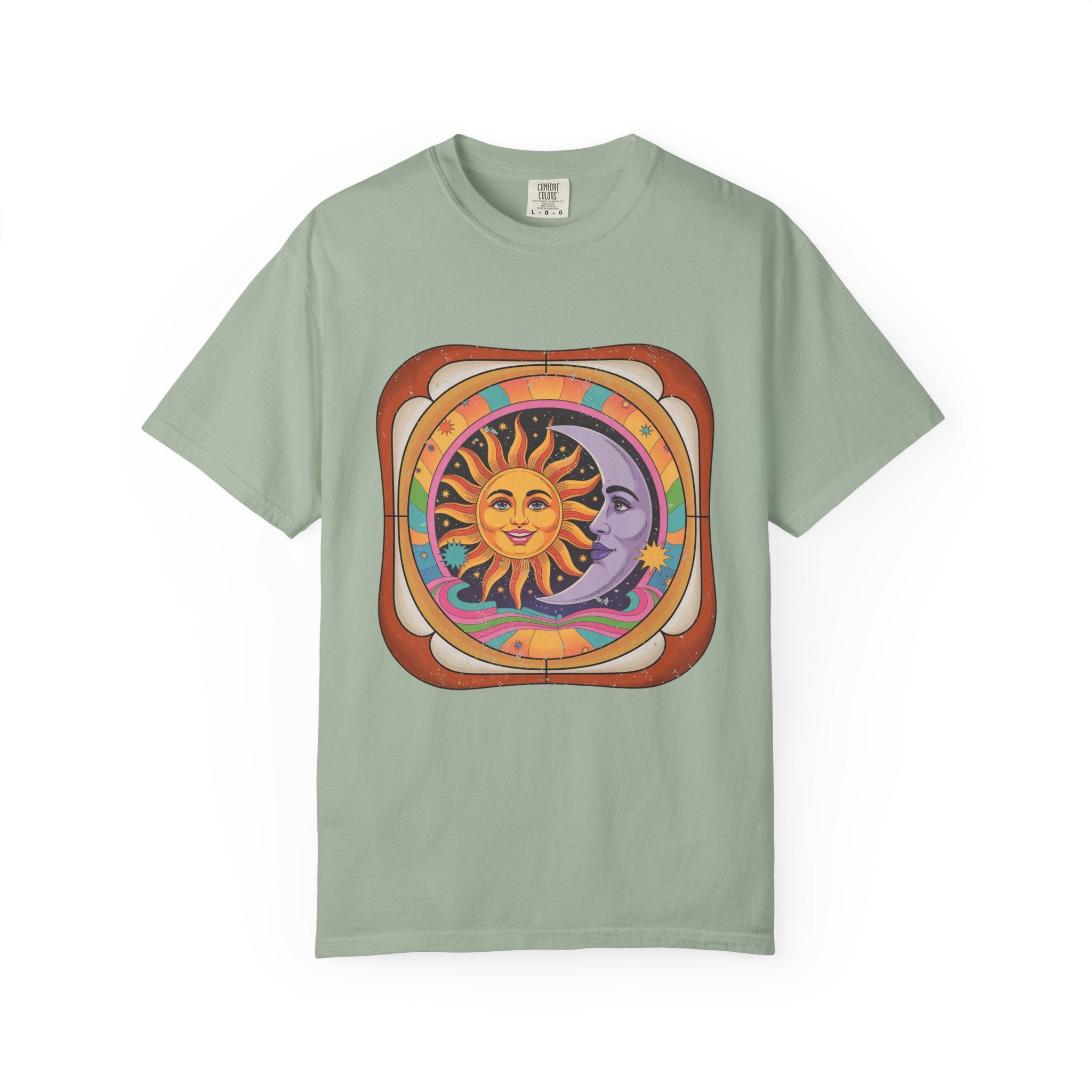 Vintage Sun and Moon Celestial T-Shirt – Retro 70s Astrology Graphic Tee