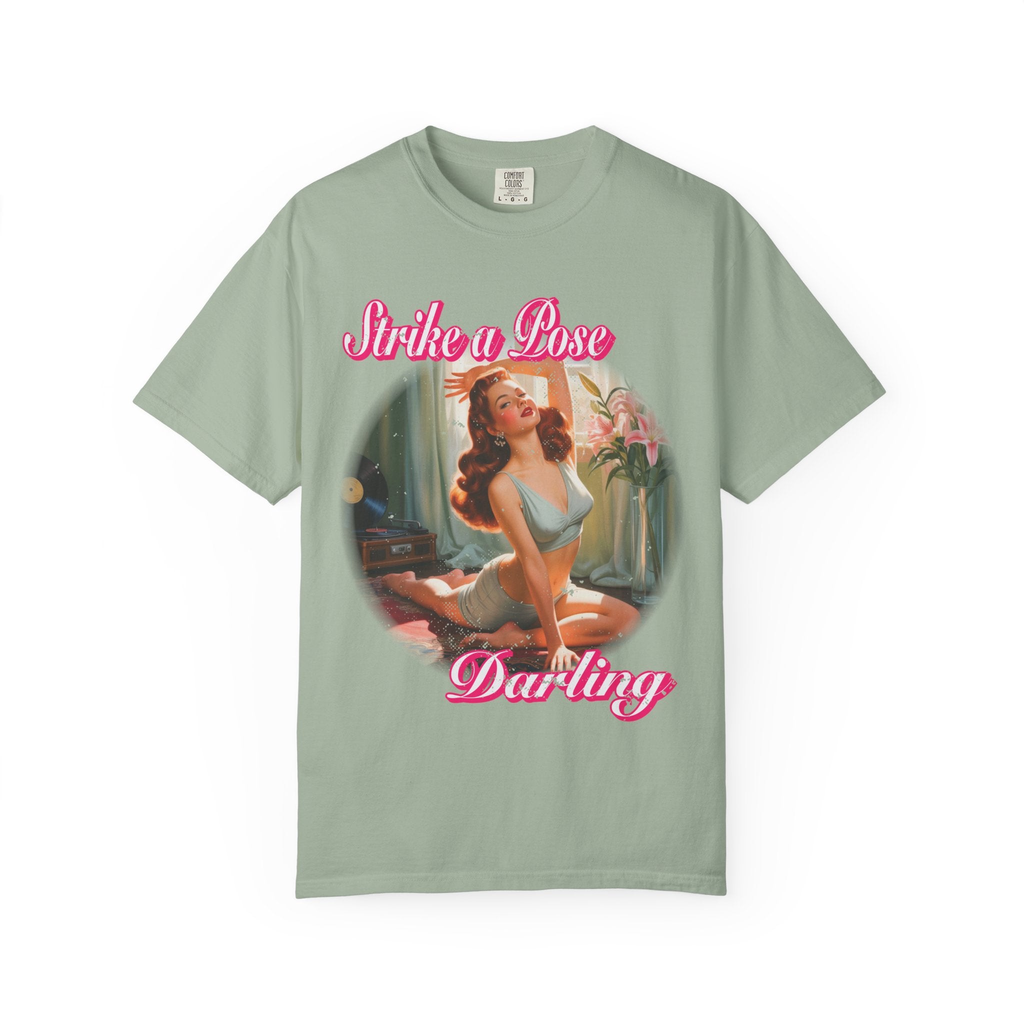 Vintage Pin-Up "Strike a Pose Darling" Graphic Tee – Retro 50s Aesthetic T-Shirt