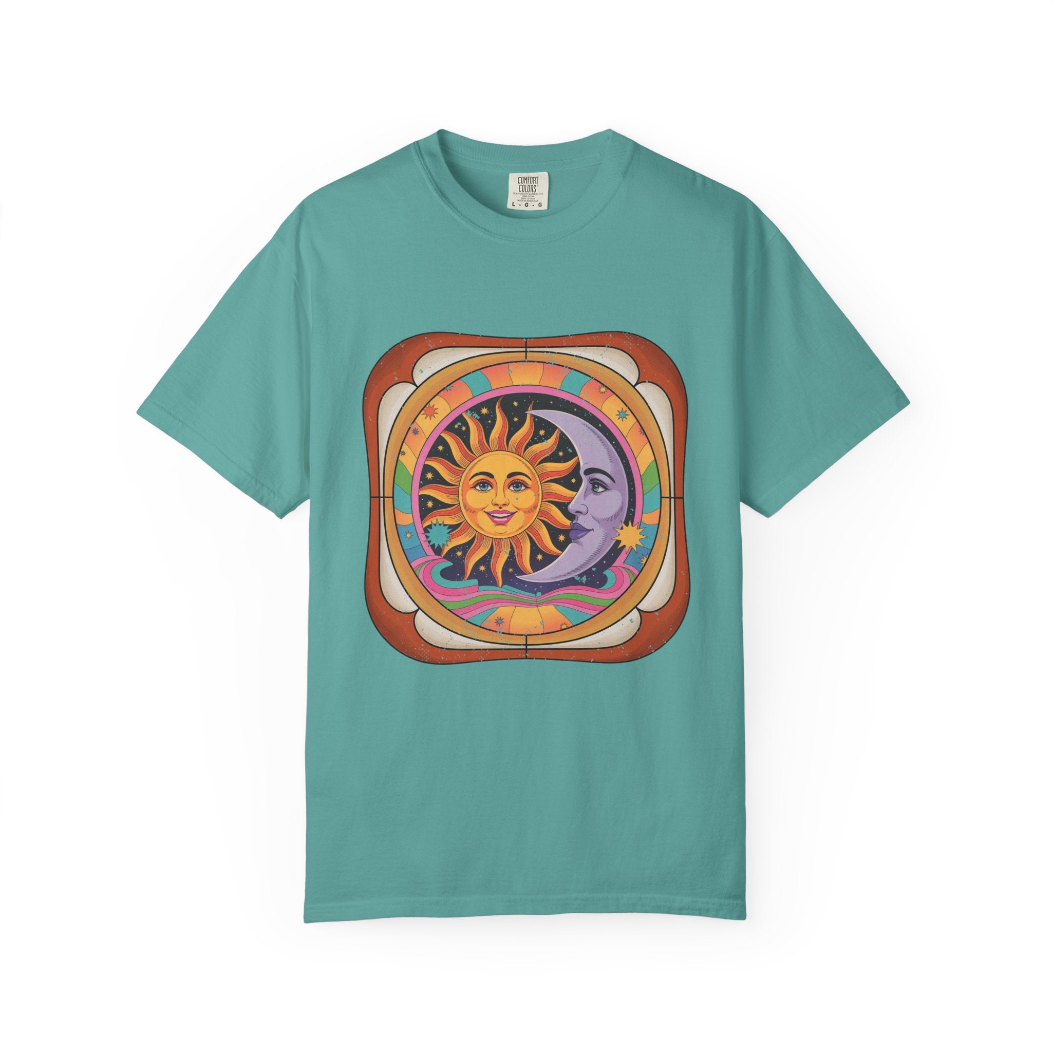Vintage Sun and Moon Celestial T-Shirt – Retro 70s Astrology Graphic Tee