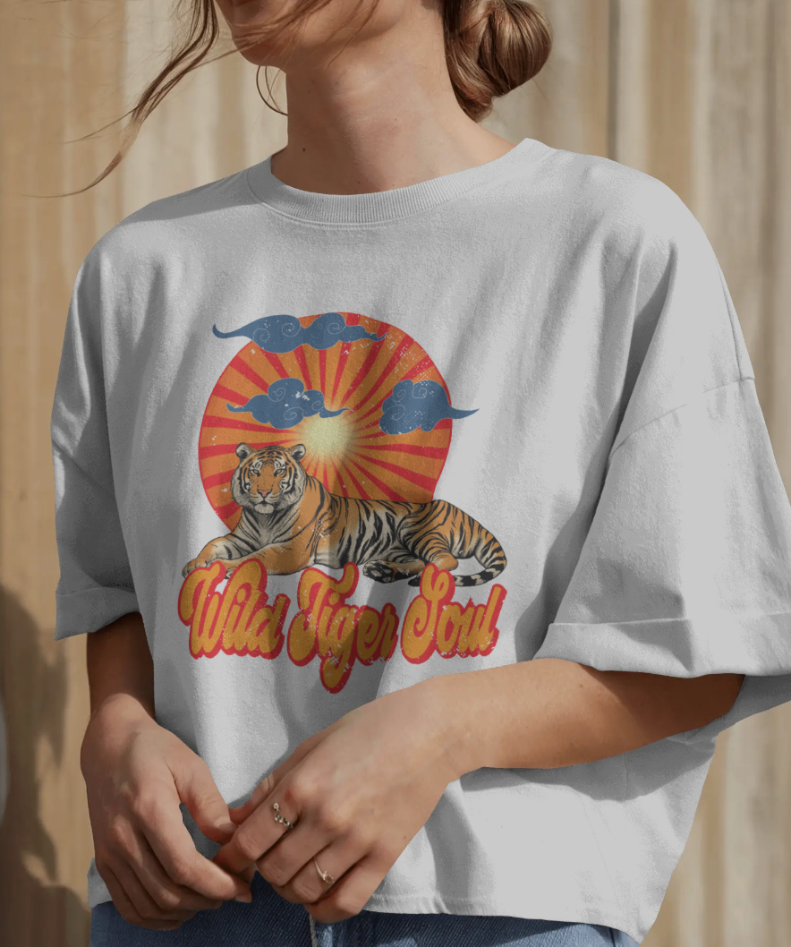 Wild Tiger Soul Retro T-Shirt – Vintage Sunburst Boho Oversized Graphic Tee